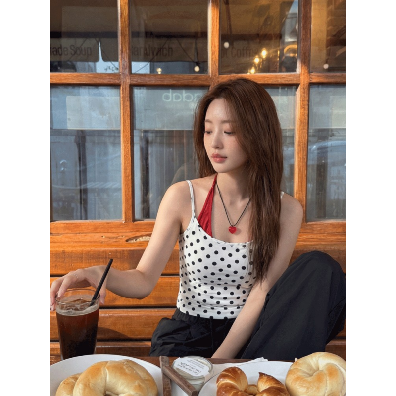 도트 무늬 화이트 페이크 레이어드 행침 목 캐미솔 여름 외출용 민소매 백리스 핫걸 자이언트 잘 생긴 쇼트 스타일 맨위