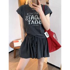 批发时尚套装女2026夏季新款时尚设计感印花短袖T恤+半身裙<b class='q'>短裙</b>两件套