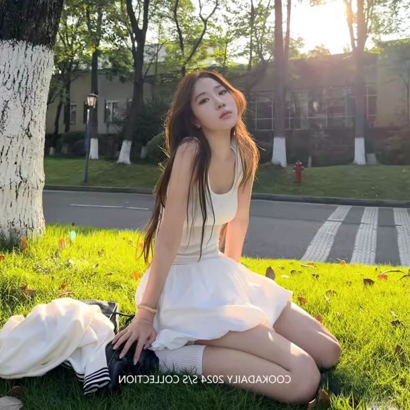 여름 새로운 발레 소녀 꽃밭 치마 몸매 가꾸기 슬림해 보이는 u 칼라 조끼 원피스