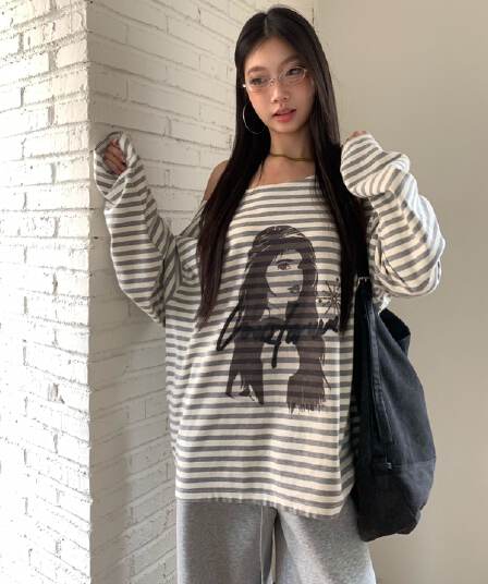 새로운 비스듬한 어깨 루즈핏 스트라이프 긴팔 티셔츠 프린트 핫픽스 맨위