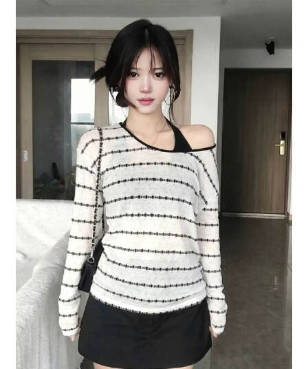흑백 줄무늬 비스듬한 어깨 자외선 차단 블라우스 긴팔 티셔츠 여성 여름 느긋한 바람 얇은 스타일 맨위