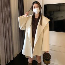 批发淡人穿搭秋冬新款<b class='q'>甜美</b>风高级气质大衣连帽小个子毛呢外套