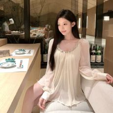 批发春夏新款大码微胖重工珍珠亮片抽褶露背雪纺衬衫女系带纯欲上衣潮