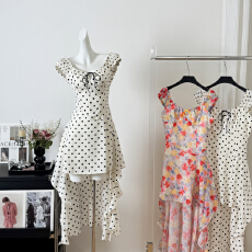 批发CallmeEar原创不规则裙摆<b class='q'>连衣裙</b>缎面波点天丝印花<b class='q'>露背</b>长裙