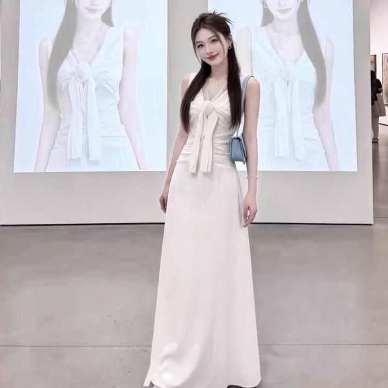 프랑스식 V넥 레이스 조각 민소매 여성 드레스 2026 여름 화이트 허리 수축 슬림해 보이는 품격 길다 치마 트렌디