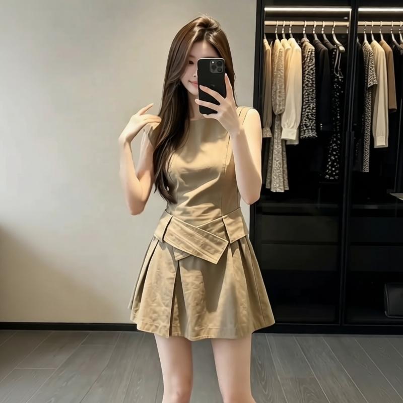 프랑스식 품격 카키 색 민소매 드레스 아이들 여름 2026 새로운 고급 센스 허리 수축 슬림해 보이는 한 마디 미니 스커트