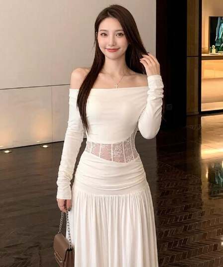봄 세트 여성 디자인 센스 오프숄더 홀로우 아웃 레이스 주름 기본 셔츠 맨위 반신 스커트 두 조각 여성 세트