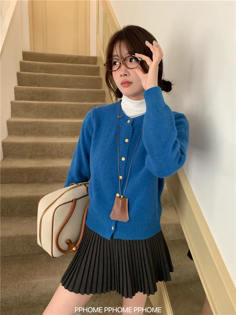 골드 버튼 라운드넥 가디건