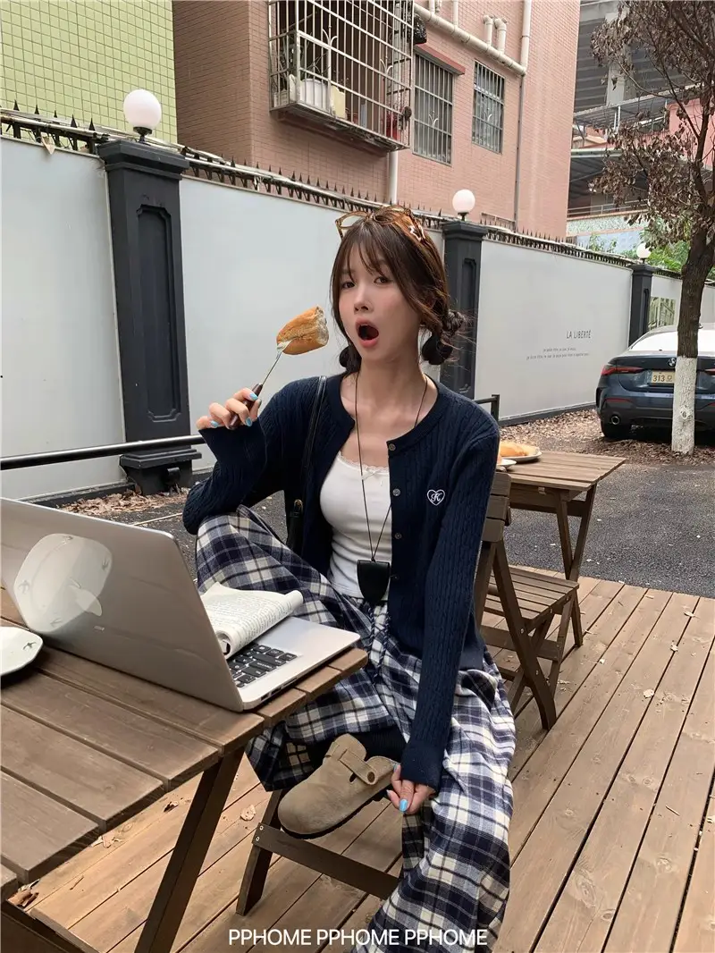 꽈배기 라운드넥 가디건 상세 이미지 11