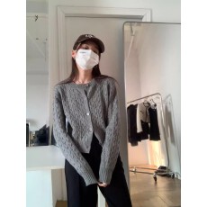 批发韩系氛围感穿搭麻花毛衣外套女入秋本命年安可拉红色针织开衫上衣