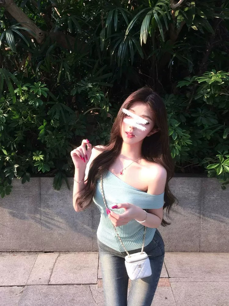 mosesqueen 마술 웨스트 여왕 오프숄더 니트 반팔 티셔츠 여름 몸매 가꾸기 슬림해 보이는 섹시함 오프숄더 맨위