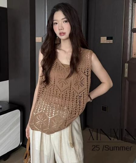 프랑스식 작은 대중 고유 한 레트로 홀로우 아웃 카키 색 V넥 니트 조끼 여성 여름 Chic 어깨 베스트 맨위
