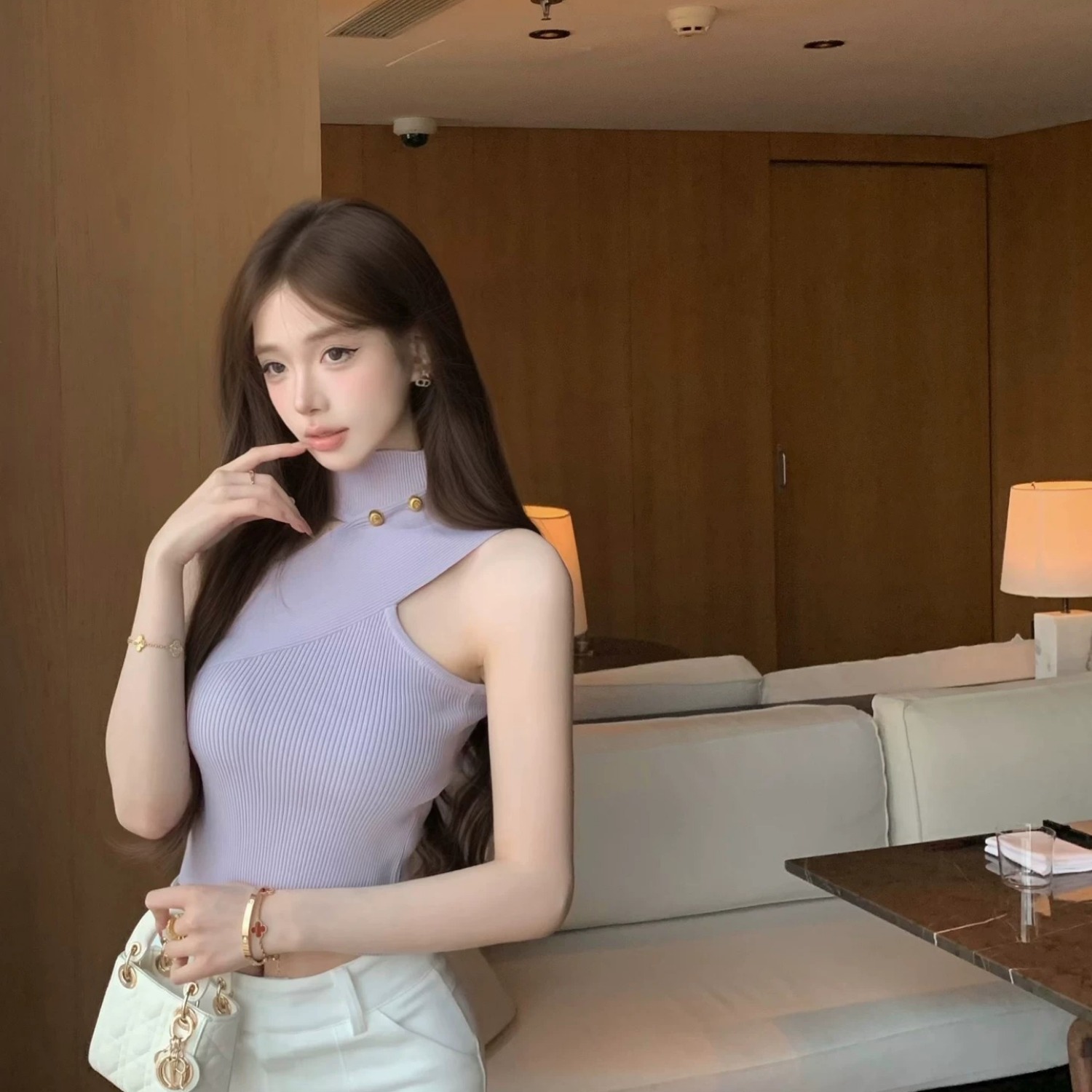 jayky yang 되돌리기 부적 비대칭 비스듬한 어깨 행침 목 조끼 슬립 몸매 가꾸기 쇼트 스타일 니트 맨위