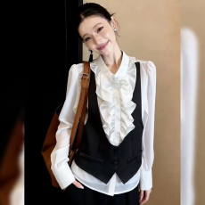 韩版随性慵懒风白色假两件上衣女洋气宽松显瘦花边衬衫小众2026春