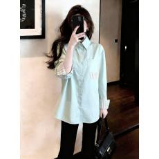 批发已量产+有货 2026春夏季条纹拼接<b class='q'>衬衫</b><b class='q'>长袖</b>轻通勤上衣早春绿色<b class='q'>衬衣</b>