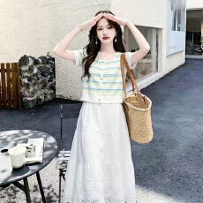 批发有货2026夏季新款法式方领<b class='q'>条纹</b>百搭短袖+甜美半身裙 两件套