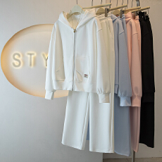 批发2026开春运动套装小个子宽松休闲短款连帽<b class='q'>开衫</b><b class='q'>卫衣</b>两件套慵懒穿搭