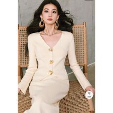 批发奢闪亮丝莫代尔双面针织｜不规则金属扣修身V领针织套装