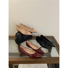 批发2026单鞋新款漆皮尖头蝴蝶结