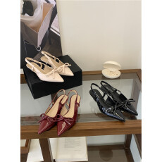 批发2026新款包头尖头凉鞋蝴蝶结细跟后空