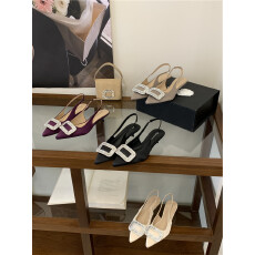 批发2026<b class='q'>夏</b>季新款尖头水钻方扣包头凉鞋