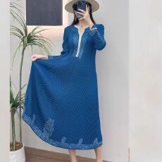 批发贵妇人褶皱连衣裙2025秋季新款高端气质名媛大码百褶裙<b class='q'>妈妈</b>装<b class='q'>裙子</b>