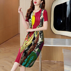 批发三宅褶皱高端气质连衣裙2026春款时尚优雅显瘦气质连衣裙