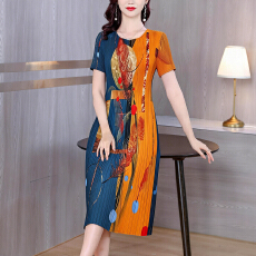 批发三宅褶皱连衣裙2026夏季新款高端名媛<b class='q'>时尚</b>气质中长收腰显瘦魔术裙