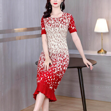 批发贵妇人褶皱<b class='q'>连衣裙</b>2026夏季新款高端气质名媛大码百褶裙<b class='q'>妈妈装</b>裙子