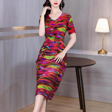 批发2026夏装新款碎花<b class='q'>连衣裙</b>收腰显瘦茶歇裙中长款小清新