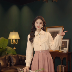 批发出货中 馥郁芬芳 港风复古长袖宽松<b class='q'>秋</b>冬厚款上衣 官图