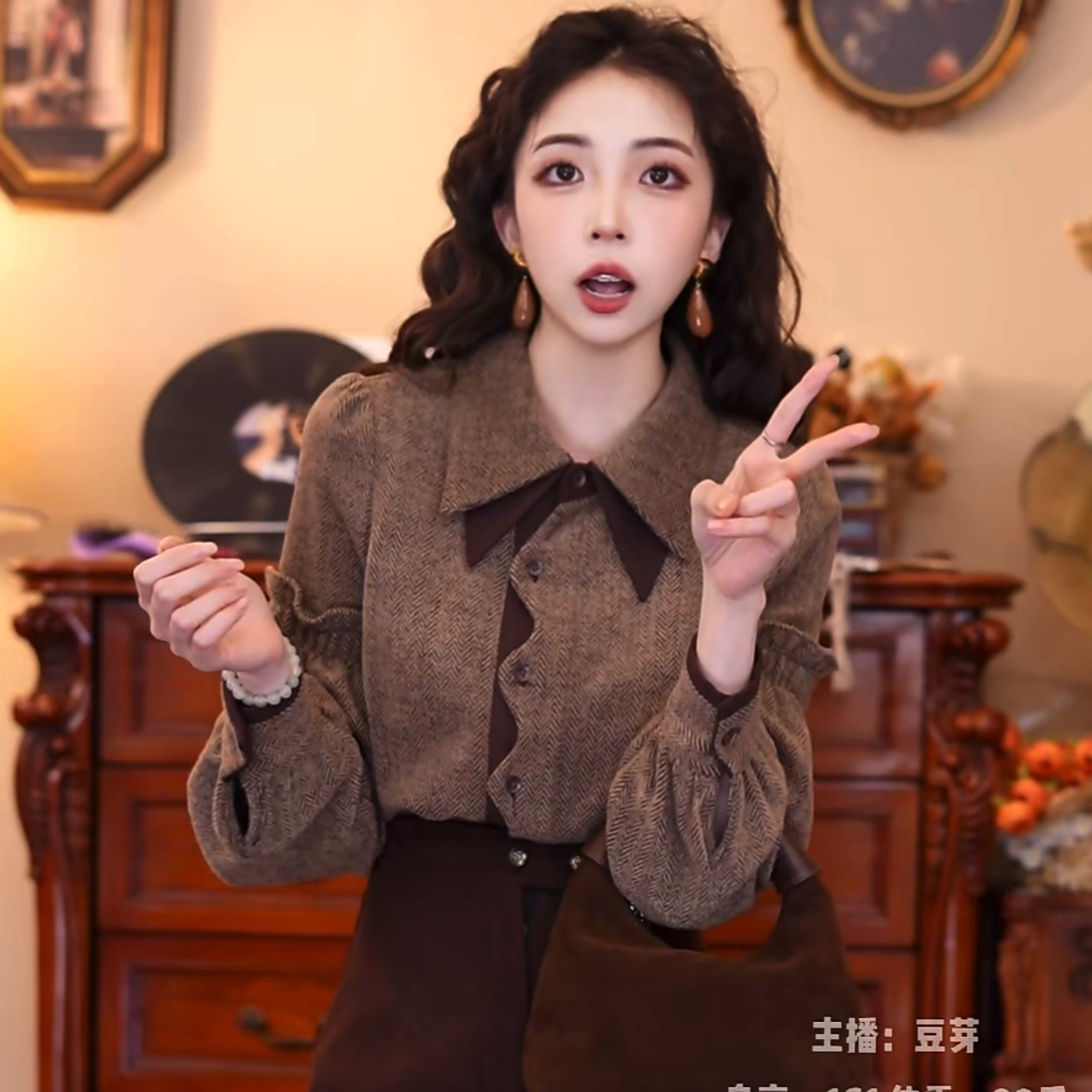 있음 선적 자유 도메인 가을 겨울 레트로 항구 바람 패치워크 색상 이중층 칼라 품격 맨위 출퇴근 다용도 여성 셔츠