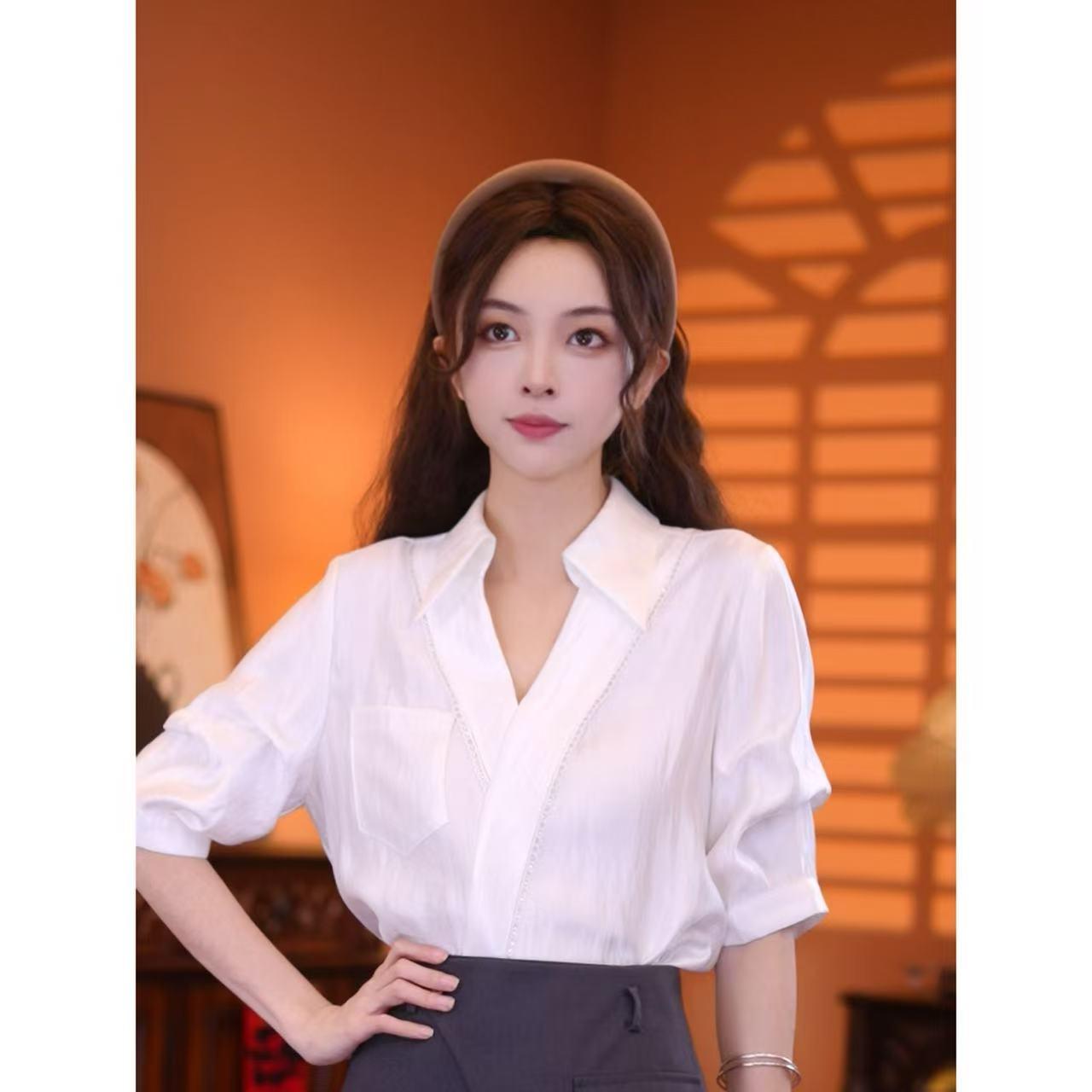 선적 중 흰 구름 들어 서리 항구 바람 레트로 디자인 센스 품격 여름 반팔 맨위