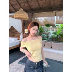 批发实拍实价~夏季短款黄色一字肩露肩上衣小雏菊针织短袖