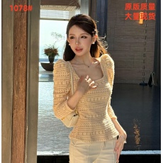 批发粉红PINK丨“天菜S曲线”ins风<b class='q'>蕾丝拼接</b>弹力泡泡袖上衣