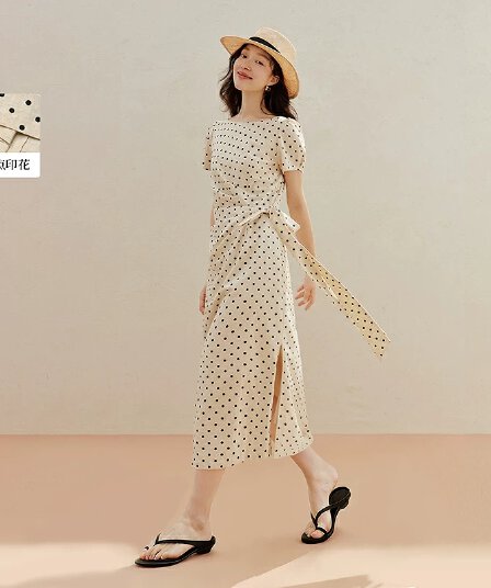 도트 무늬 스트랩 허리 수축 드레스 2026 여름 여성 의류 새로운 프랑스식 레트로 오프숄더 슬림해 보이는 롱 스커트