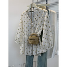 批发新款<b class='q'>胖</b><b class='q'>mm</b>休闲宽松碎花上衣V领中袖大码上衣