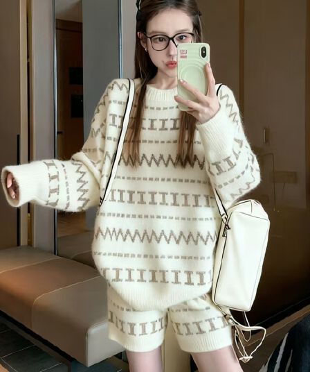 알파벳 자카드 라운드 넥 스웨터 세트 여성 새로운 가을 겨울 두꺼운 레트로 느긋한 캐주얼 니트 반바지 투피스 세트
