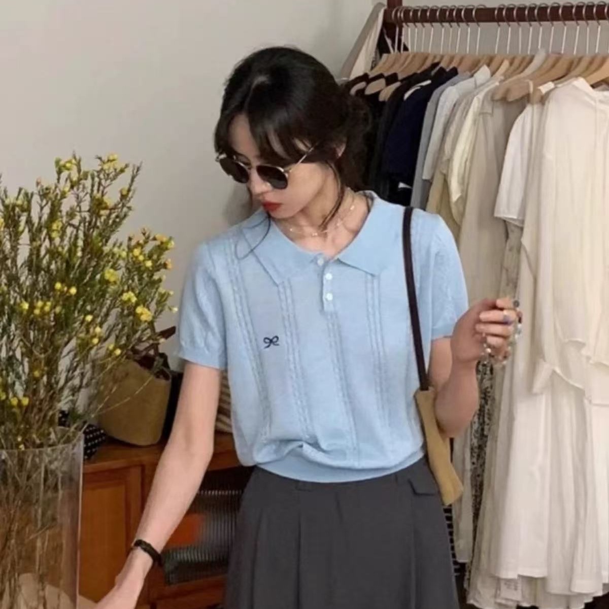 POLO 칼라 자수 작은 나비 매듭 반팔 니트 스웨터 높음 질감 수직 곡물 꽈배기 얇은 스타일 단색 폴로 칼라 맨위 여성
