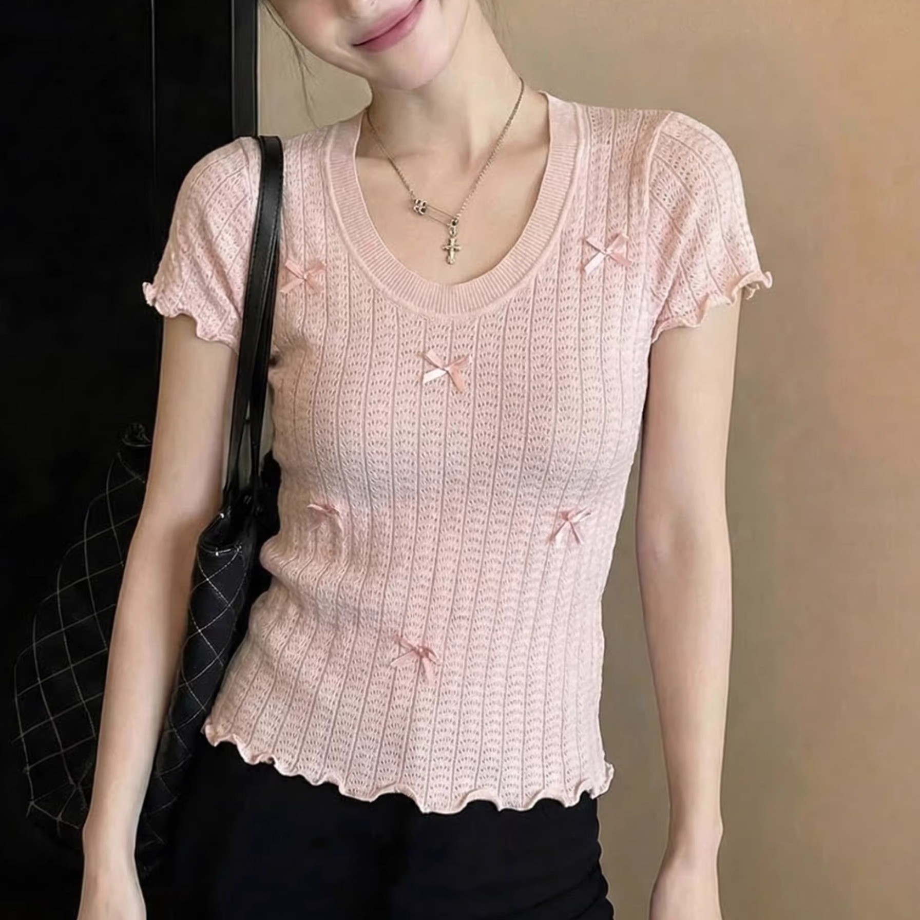 부드러운 달콤한 스타일 핑크색 나비 매듭 니트 반팔 티셔츠 여성 여름 몸매 가꾸기 슬림해 보이는 디자인 센스 쇼트 스타일 맨위
