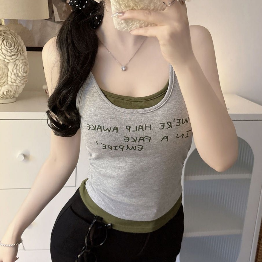 한 레이스업 가슴 패드 배색 페이크 레이어드 외출용 슬립 여성 여름 알파벳 프린트 몸매 가꾸기 쇼트 스타일 조끼