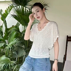 批发甜美风气质显瘦设计感V领<b class='q'>T</b><b class='q'>恤</b>2026夏季新款时尚百搭宽松短袖上衣女