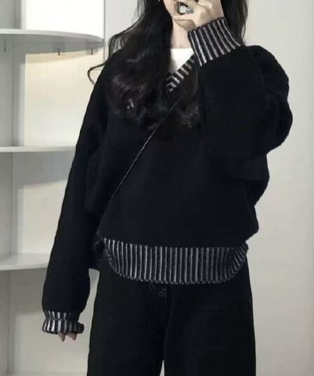 한 부서 패션 느긋한 바람 V넥 배색 스웨터 여자 2026 겨울 루즈핏 다용도 고급 센스 니트 스웨터 트렌디 두꺼움