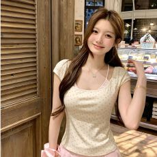 批发带胸垫短袖<b class='q'>T</b><b class='q'>恤</b>女夏季露背性感假两件小飞袖修身显瘦辣妹波点上衣