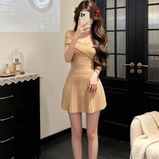 批发2026新款针织套装女<b class='q'>春</b>夏季法式纯欲一字肩上衣百褶裙两件套