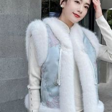 批发2025秋冬新款仿狐狸毛新中式国风马甲<b class='q'>外套</b>年轻款时尚背心爆款坎肩
