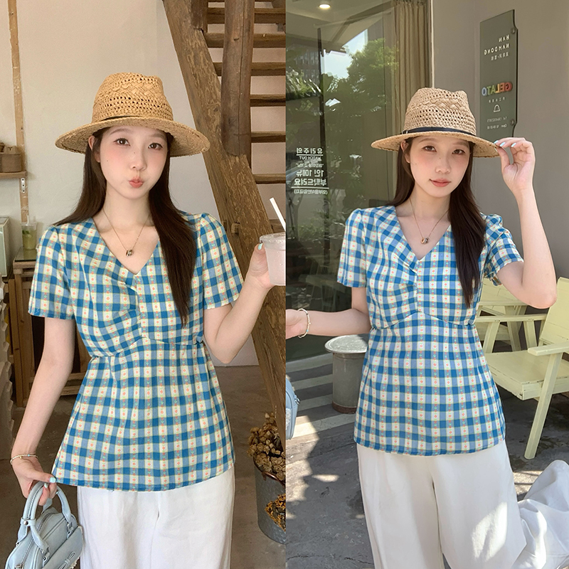 2026 프랑스식 레트로 파란색 체크무늬 셔츠 여성 여름 달콤한 스타일 꼬집기 허리 디자인 센스 맨위 슬림해 보이는