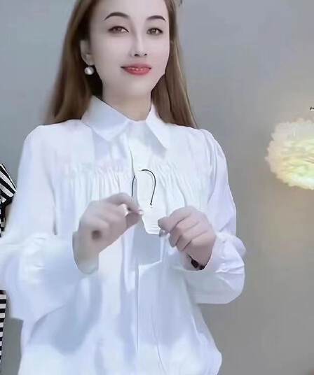 유럽 상품 슬림해 보이는 무거운 2026 가을 새로운 화이트 긴팔 셔츠 플리츠 맨위 디자인 센스 다용도 외출용