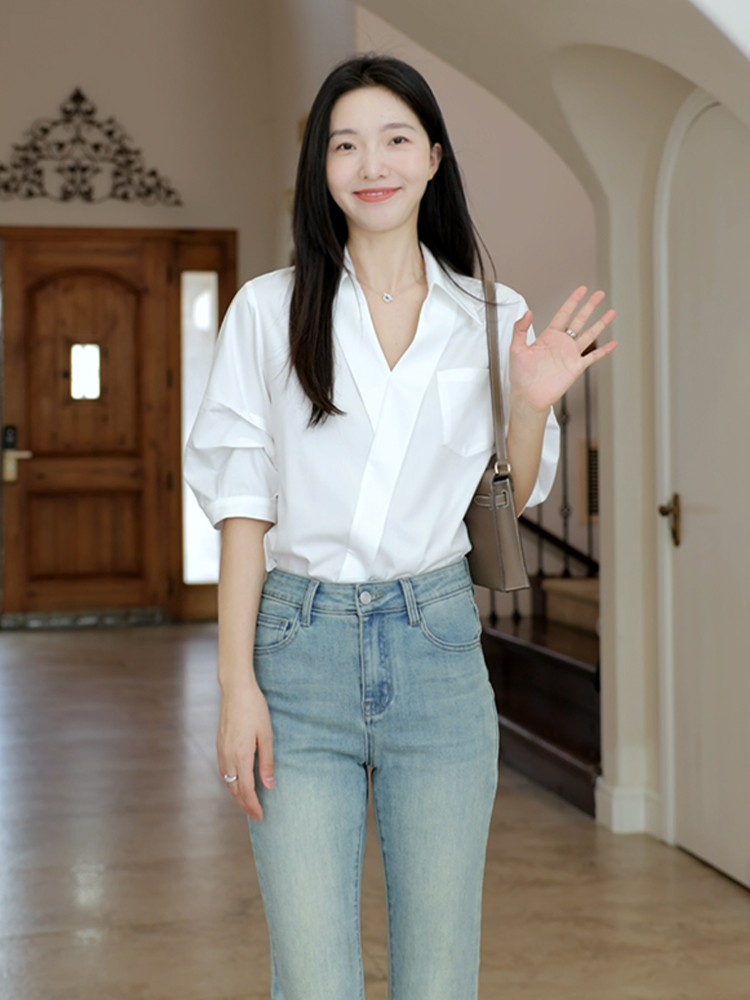 패션 V넥 화이트 여성 셔츠 직장 출퇴근 고급 디자인 센스 맨위
