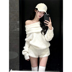 批发法式白色套装女秋冬高级感慵懒风气质宽松套头毛衣高腰短裤两件套